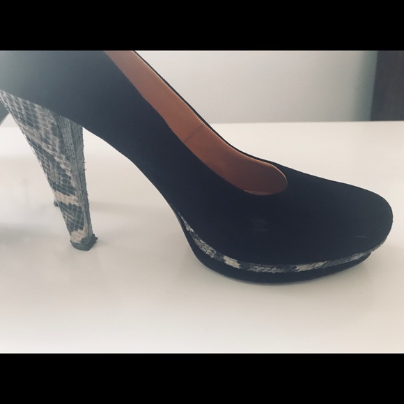 Authentic Italian Python Leather Pumps - Picture 5 of 8